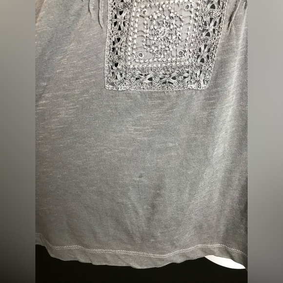 LUCKY BRAND Embroidered Top Shirt Peasant Blouse Pleated Gray Slub Boho 3/4 Slv - Picture 5 of 10